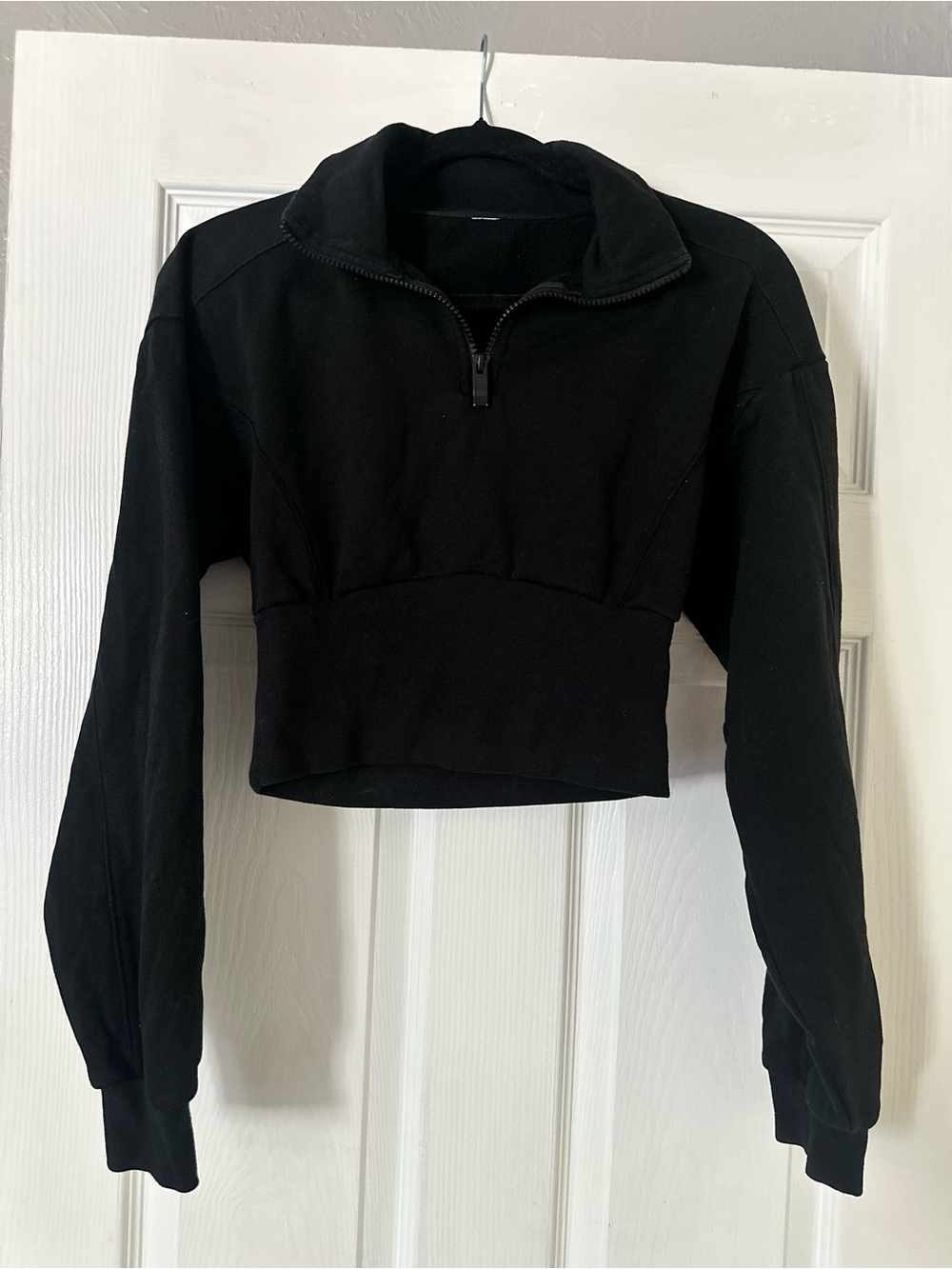 Alo Women’s Black Half-Zip Cropped Sweatshirt XS